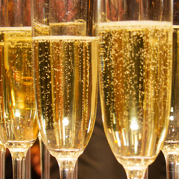 The Science Behind Bubbles: CO₂, Pressure & Perlage Explained