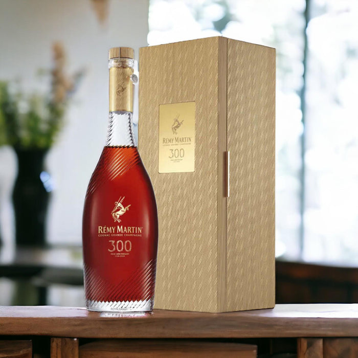 White Remy Remy Martin 300th Anniversary Coupe Cognac | UK Next Day Delivery