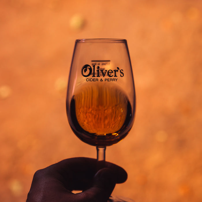 Oliver's Yarlington Mill Bottle Conditioned Sparkling Fine Cider 75cl