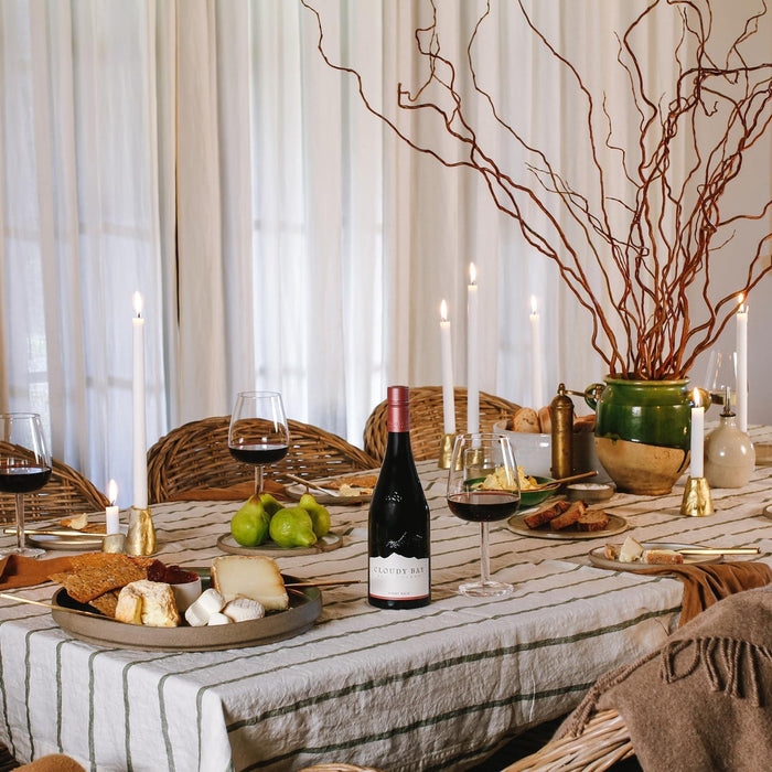 Secret Bottle Shop - Cloudy Bay Duo Gift Set | Premium New Zealand Sauvignon Blanc & Pinot Noir Set 2x75cl