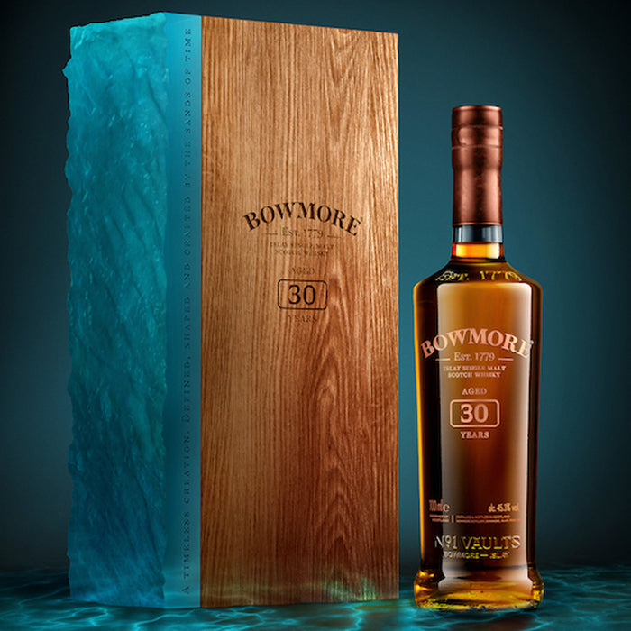Bowmore 30 Year Old Whisky 2021 Release 70cl Next To Wooden Gift Box