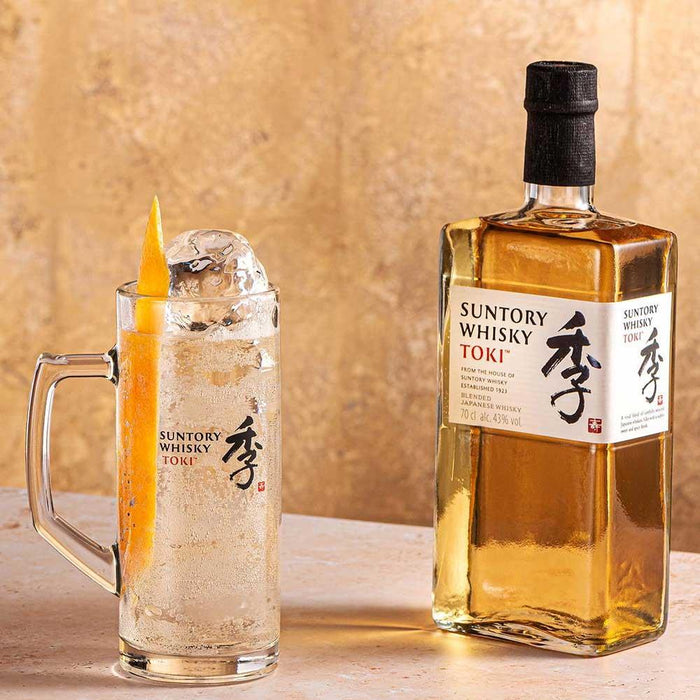 House of Suntory Whisky With Cocktail